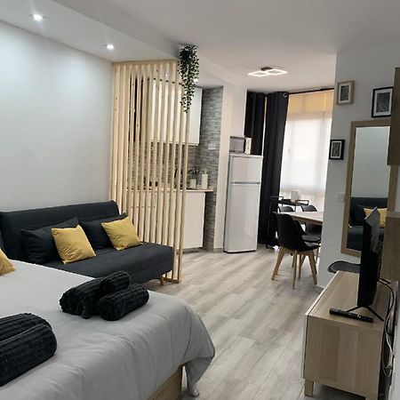 Precioso Estudio Frente Al Mar Con Piscina Benalmadena Luaran gambar