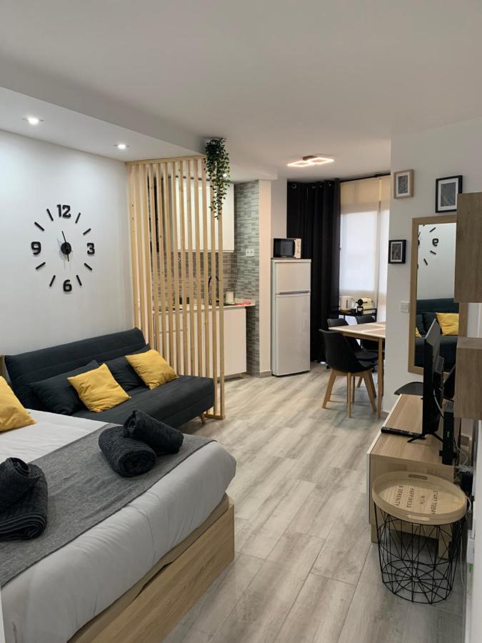 Precioso Estudio Frente Al Mar Con Piscina Benalmadena Luaran gambar