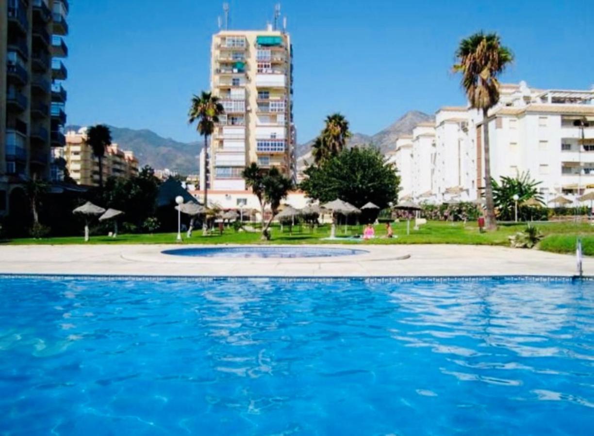 Precioso Estudio Frente Al Mar Con Piscina Benalmadena Luaran gambar