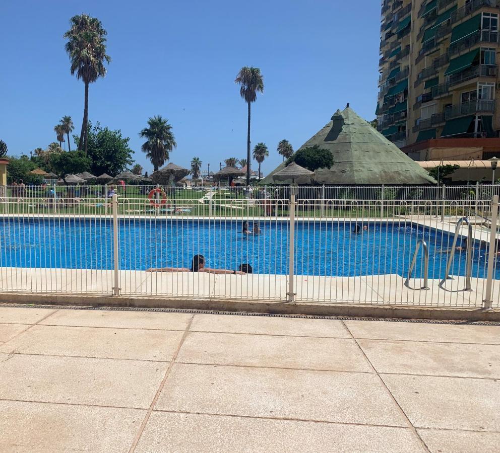 Precioso Estudio Frente Al Mar Con Piscina Benalmadena Luaran gambar
