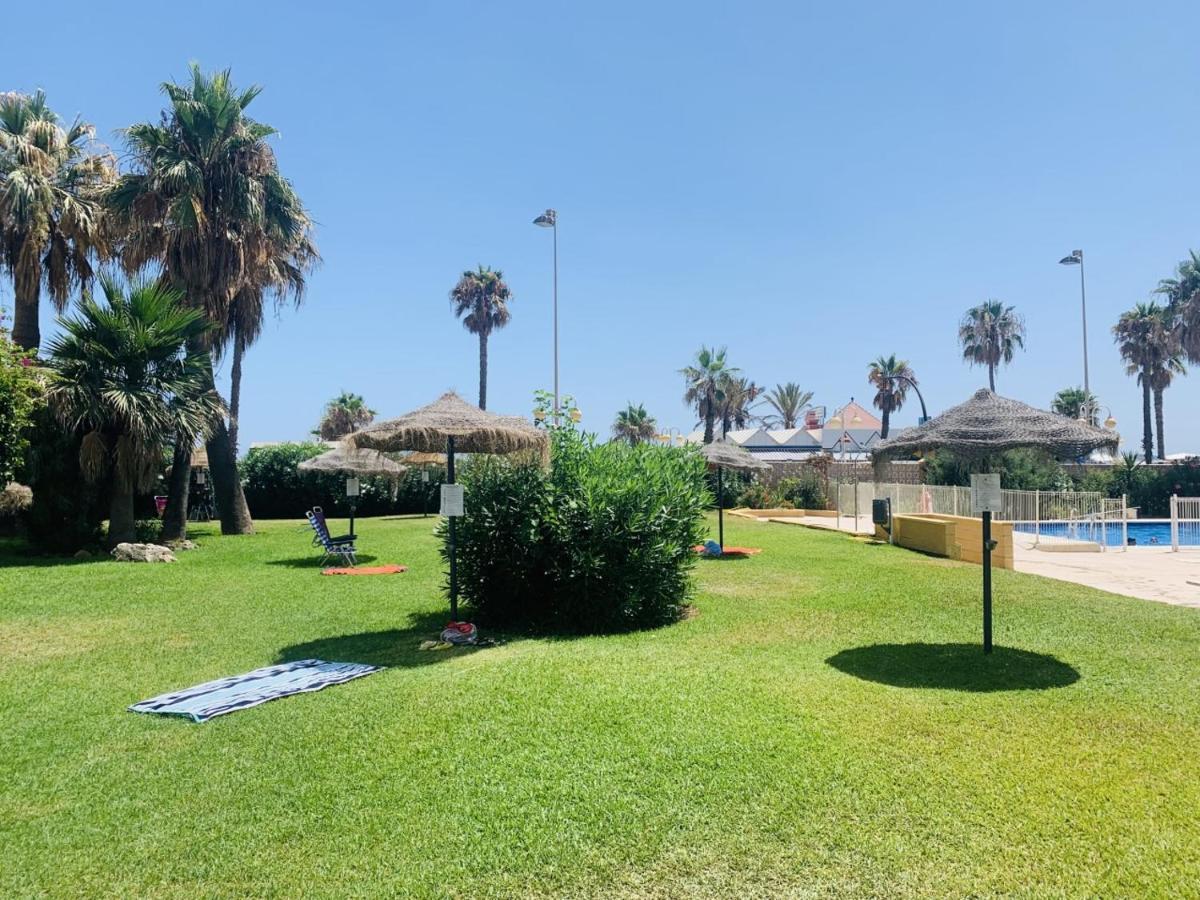 Precioso Estudio Frente Al Mar Con Piscina Benalmadena Luaran gambar